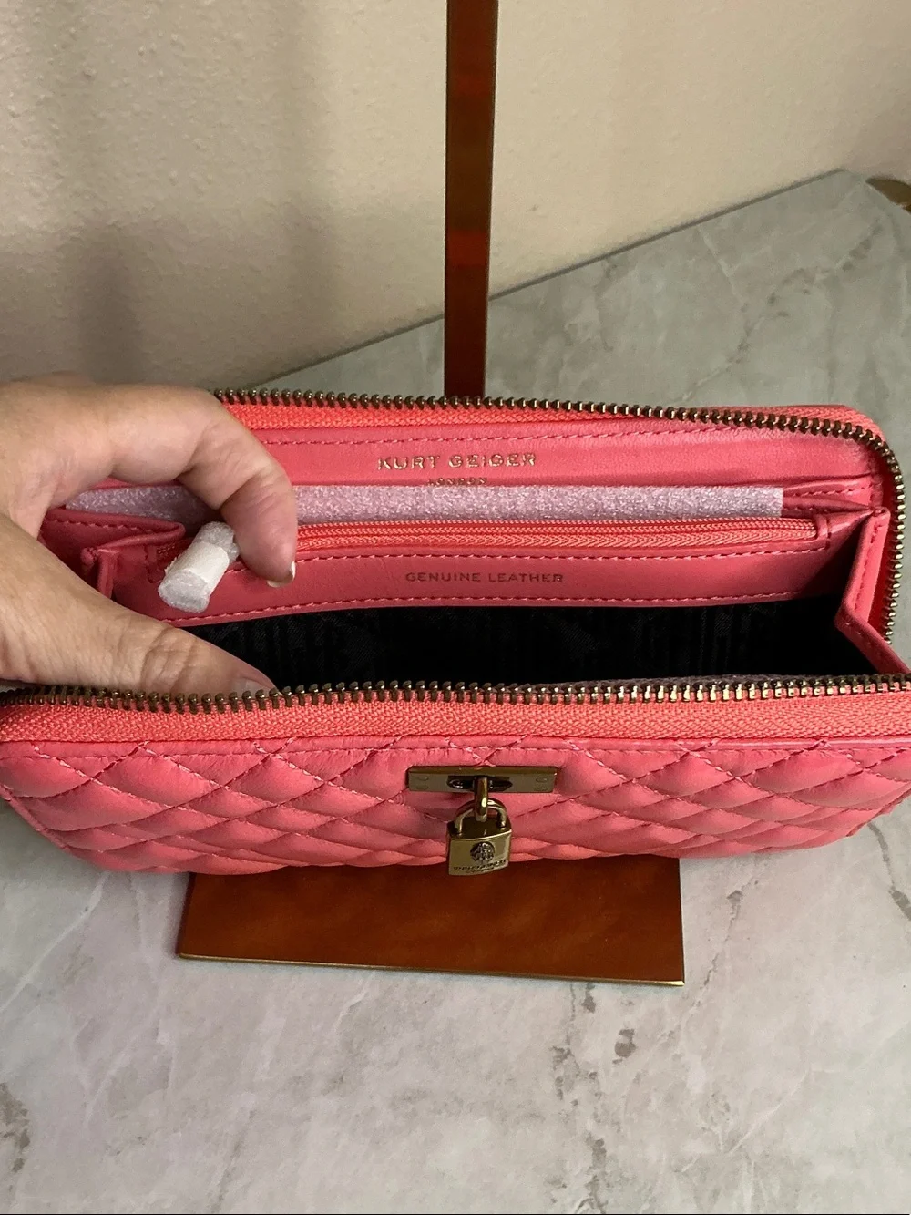 Kurt Geiger London Brixton Zip Wallet in quilted pink leather W/ Gold Padlock. - Picture 4 of 5